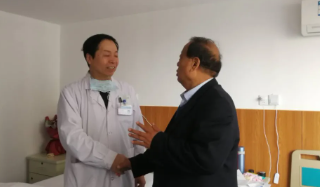 眼科博士徐惠民凭啥能有那么多“铁杆粉丝”...... —— 一位郑州华厦眼科医生的真实故事之三1.png