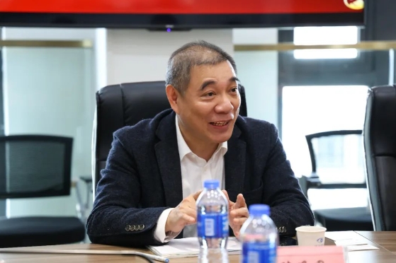 医疗器械流通头部企业华瑭大昌CEO到访华厦眼科，共谋眼科高质量发展新机遇!3.png